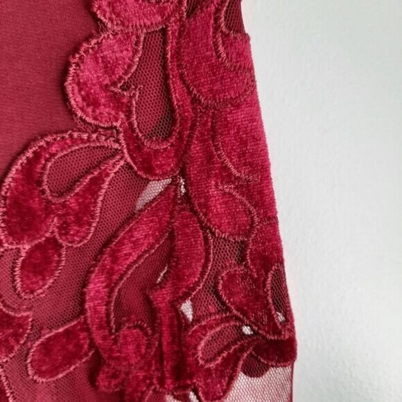 MAURICES / Lace Applique Sweatshirt Crewneck Top Wine Burgundy Sz S - Picture 10 of 13